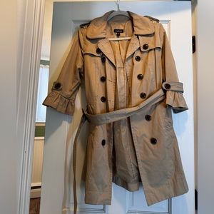 BEBE women’s short sleeve trench coat